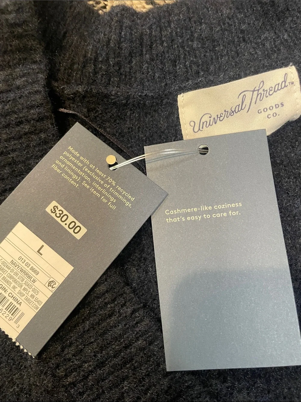 Universal Thread Navy Cable-Knit V-Neck Sweater Vest Relaxed fit Sz L | NWT - Picture 4 of 5